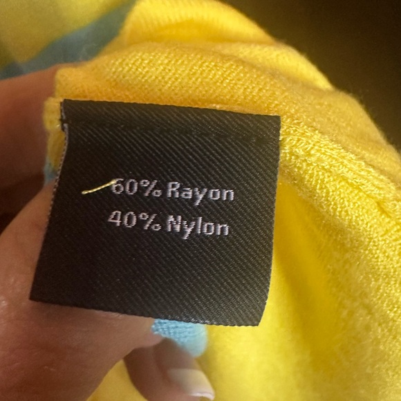 NWT SIZE M Yellow and Blue Sleeveless Boxy Muscle Tee - Picture 4 of 5